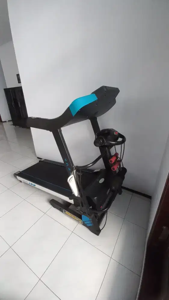 DIJUAL CEPAT!! TREADMILL elektrik OSAKA 11 AM FITCLASS