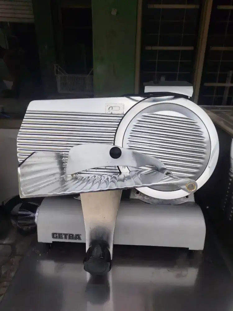 MEAT SLICER
GETRA
Like new