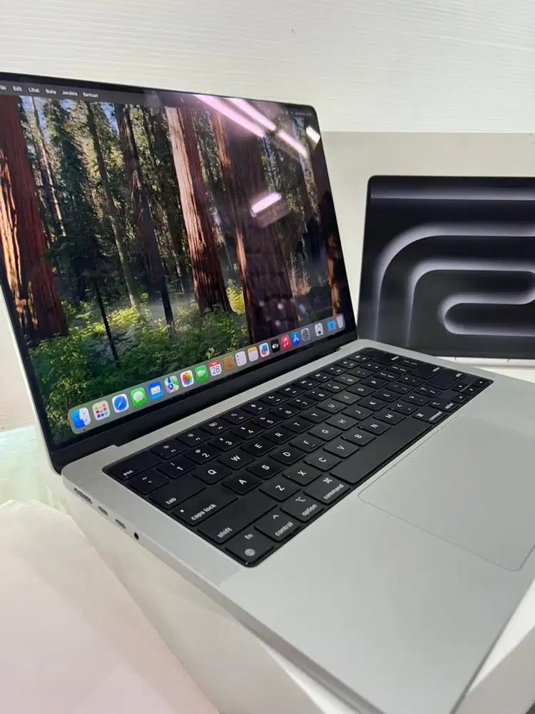 Macbook pro m3 8/512 ibox