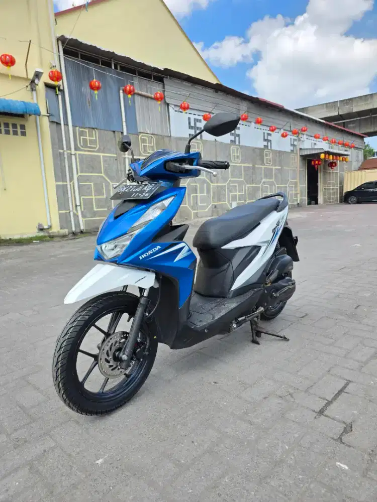 Honda Beat CBS Biru Putih 2021