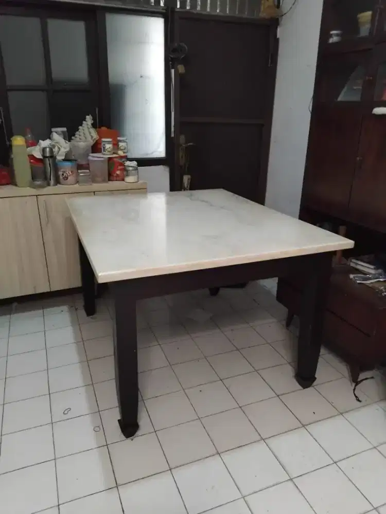 meja makan Jati dgn Marmer