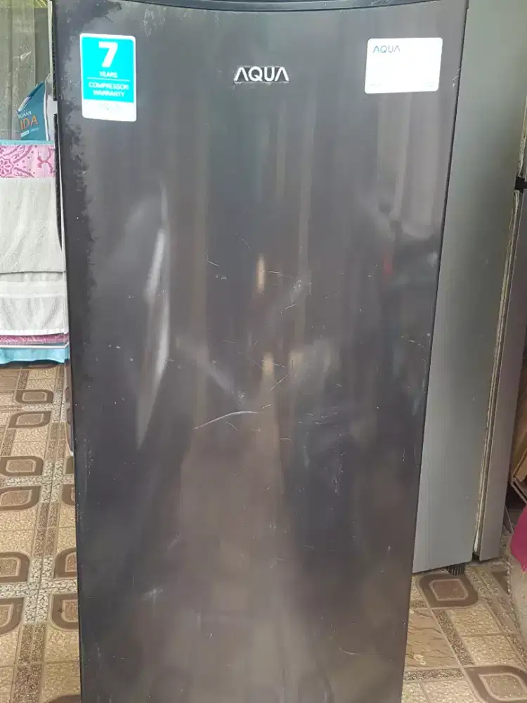 Kulkas 1pintu merk aqua notmal