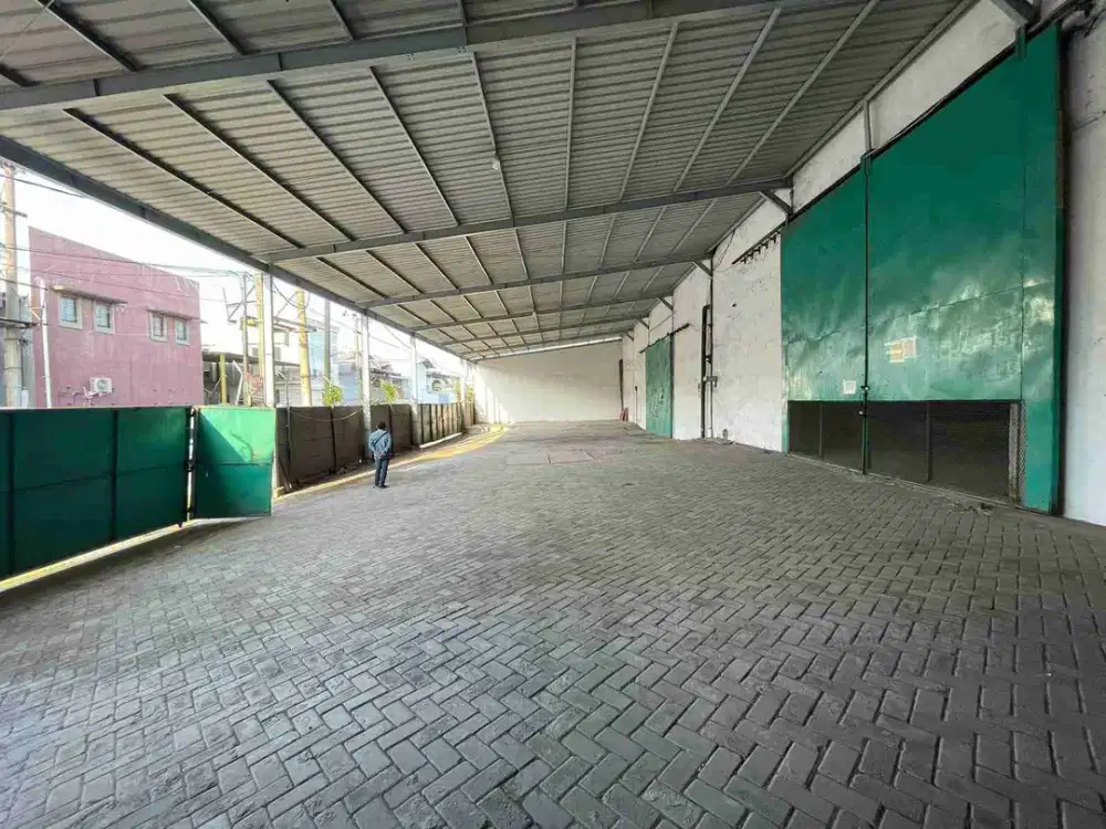 Dijual Gudang Bersih Istimewa Dekat Tol Tandes