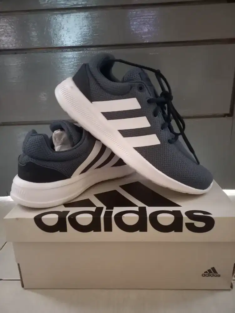 Dijual Sepatu Adidas