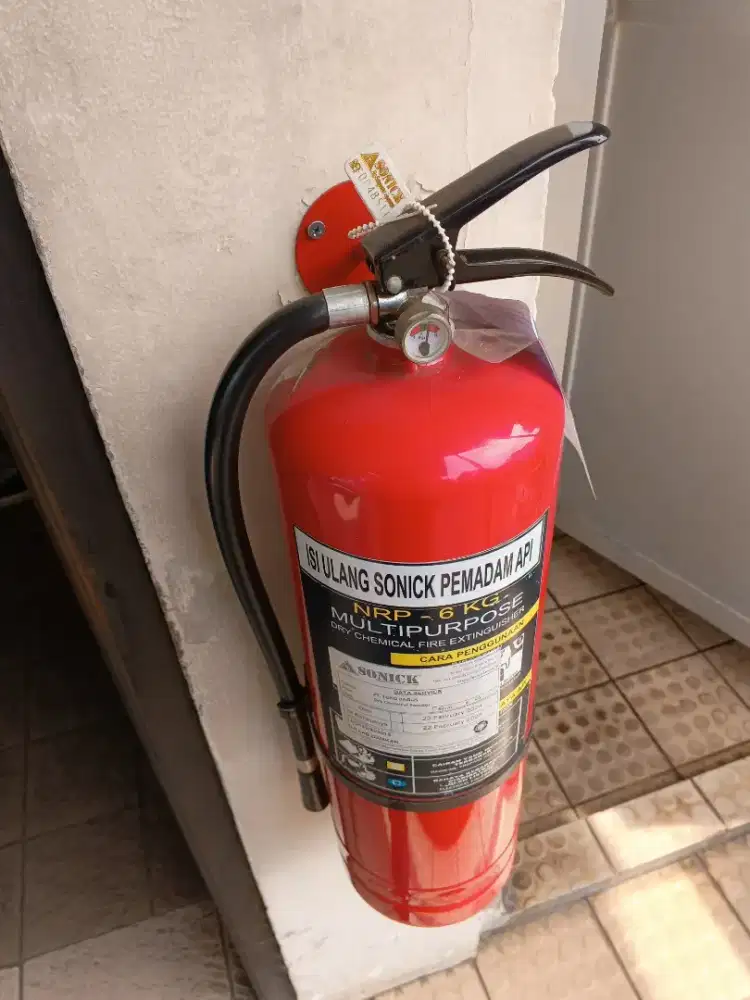Alat pemadam api keamanan