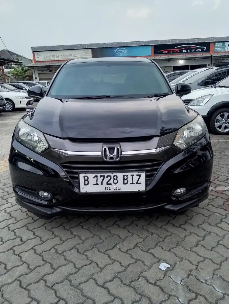 HONDA  HRV  E AT / AUTOMATIC 2015 HITAM