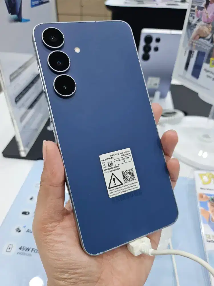 SAMSUNG GALAXY S25FE FREE BUDS CORE