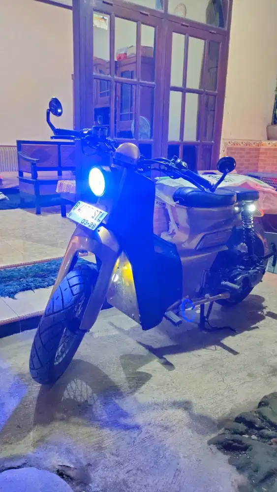 Motor matic custom street cub