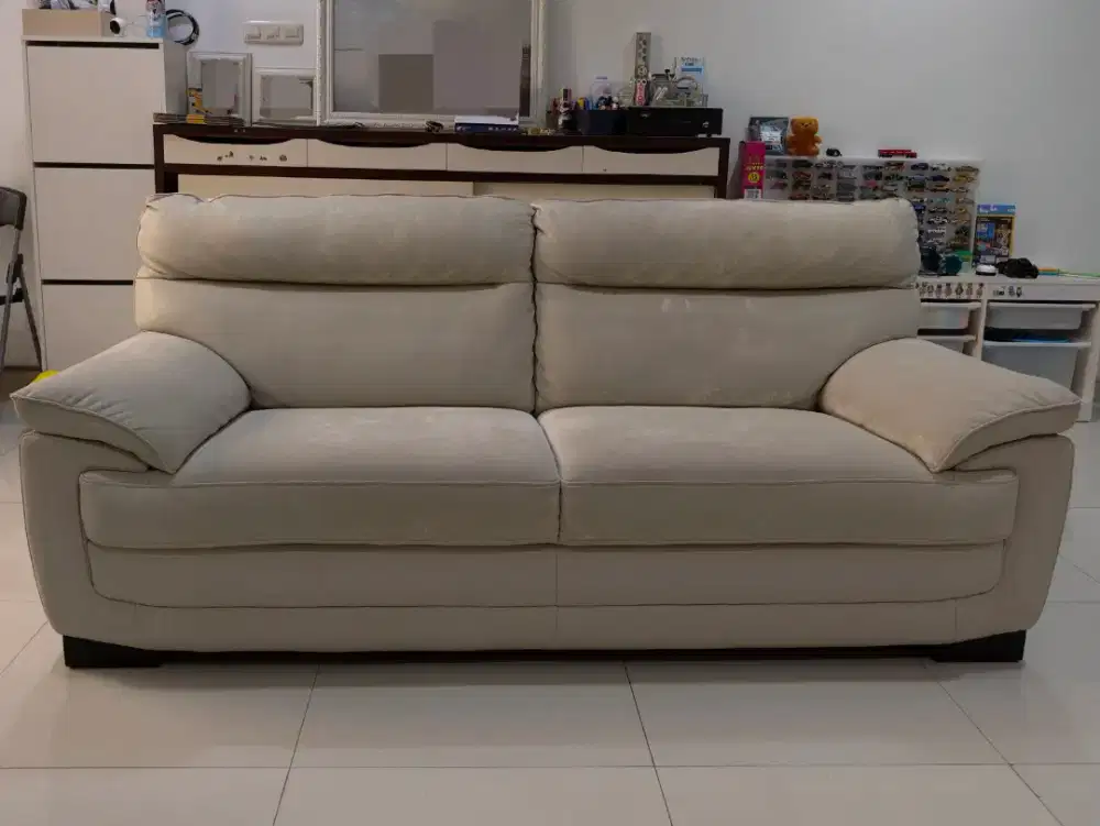 Sofa kulit 3 seater / ex-informa preloved