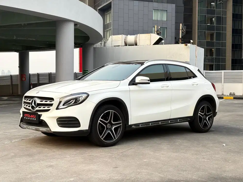 ISTIMEWA!!! Mercedes-Benz GLA200 2018