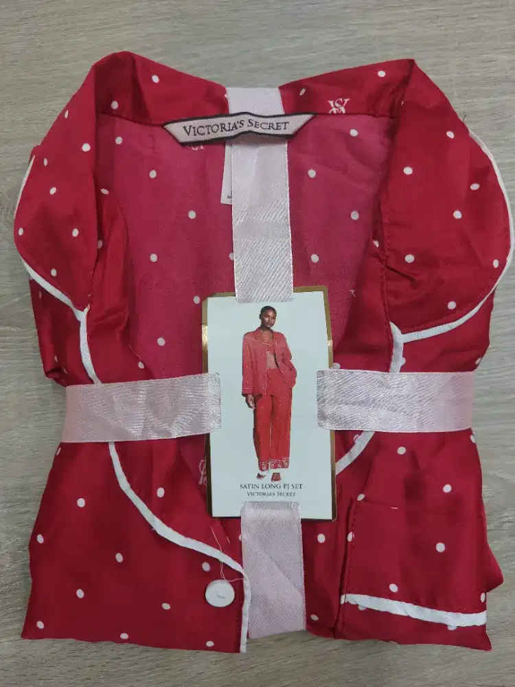 PAJAMAS/PIYAMA VS (VICTORIA SECRET) MERAH LENGAN PANJANG
