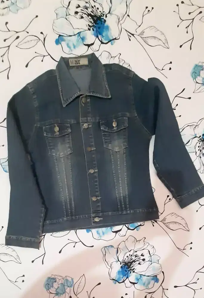 DILELANG JAKET OOTD SIZE M,DIJAMIN KUALITAS  95% BARU HANYA Rp 99.000