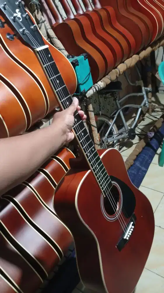 Gitar akustik jumbo semi Miranti