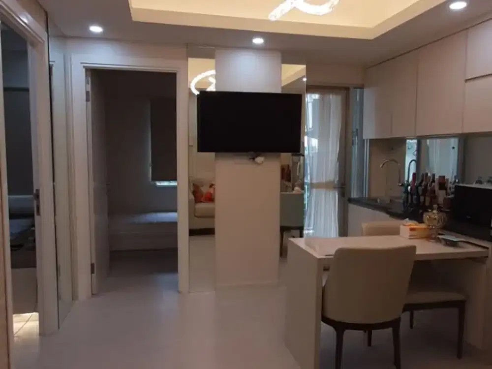 ready unit apartemen green lake sunter,2kamar furnished new interior, siap huni,3 AC dan waterheater,lantai rendah,selantai parkir mobil