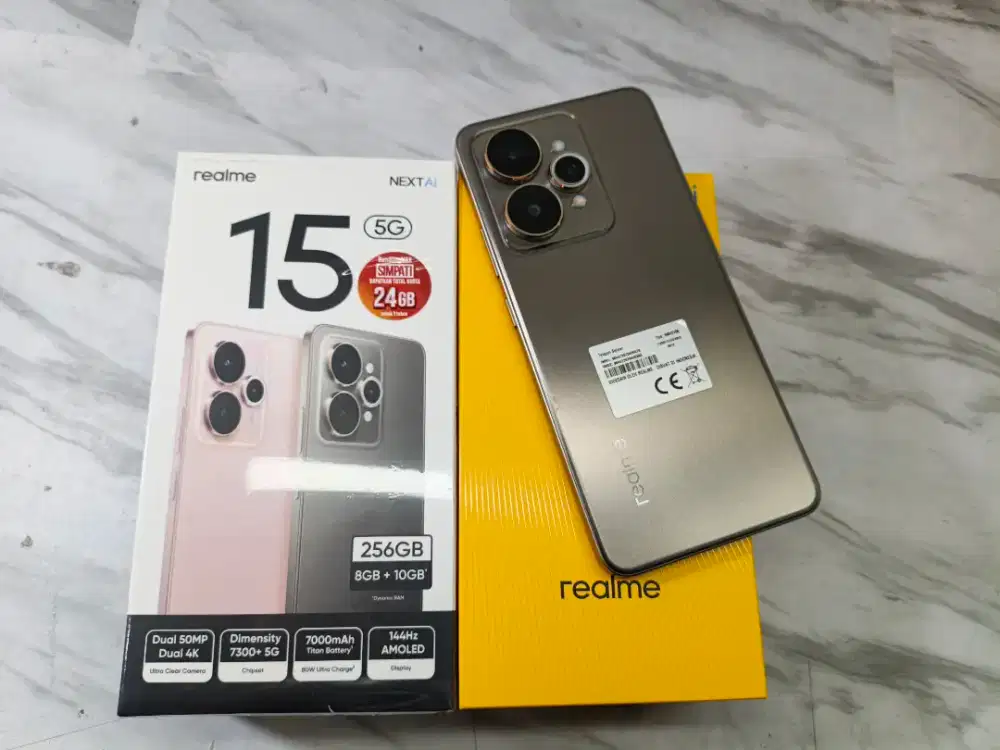 Realme 15 5G 8/256gb garansi  12 november 2026