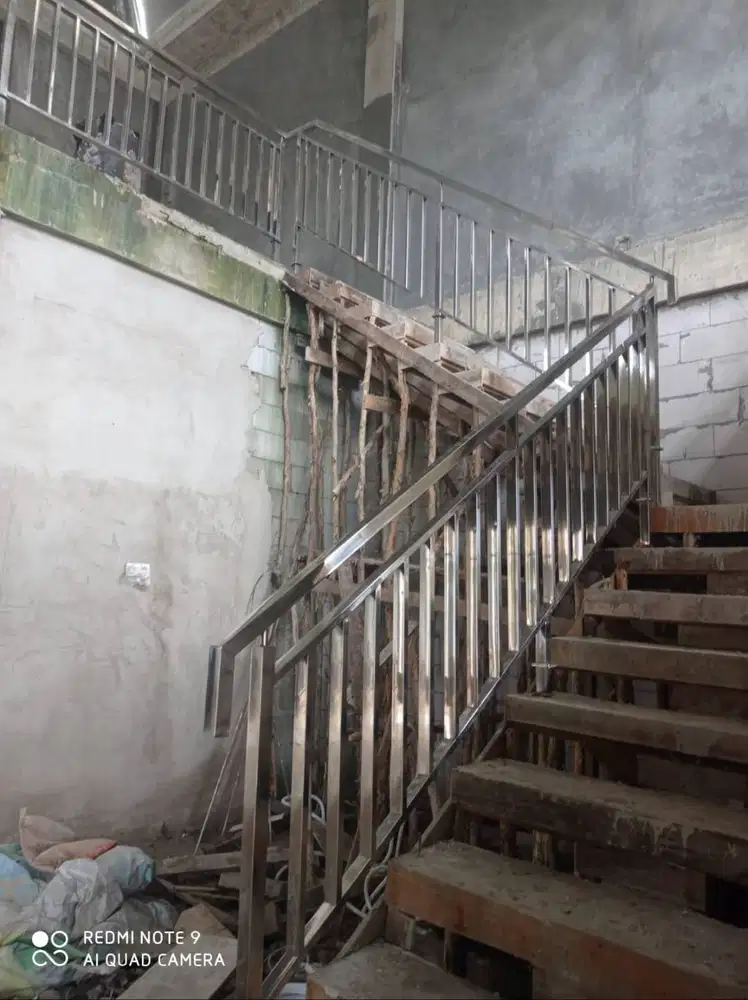 Balkon dan Pagar Stanlies