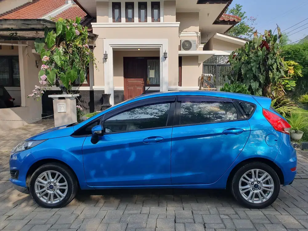[ Cash ]Ford Fiesta 2014 Bensin