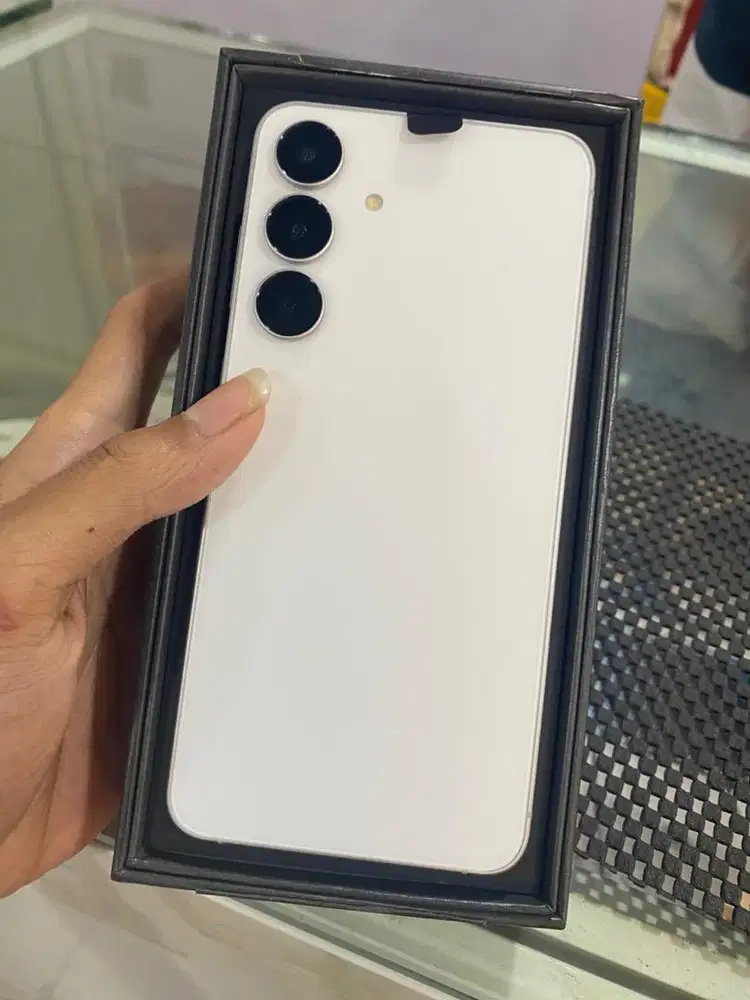 s25fe 8/256 garansi on