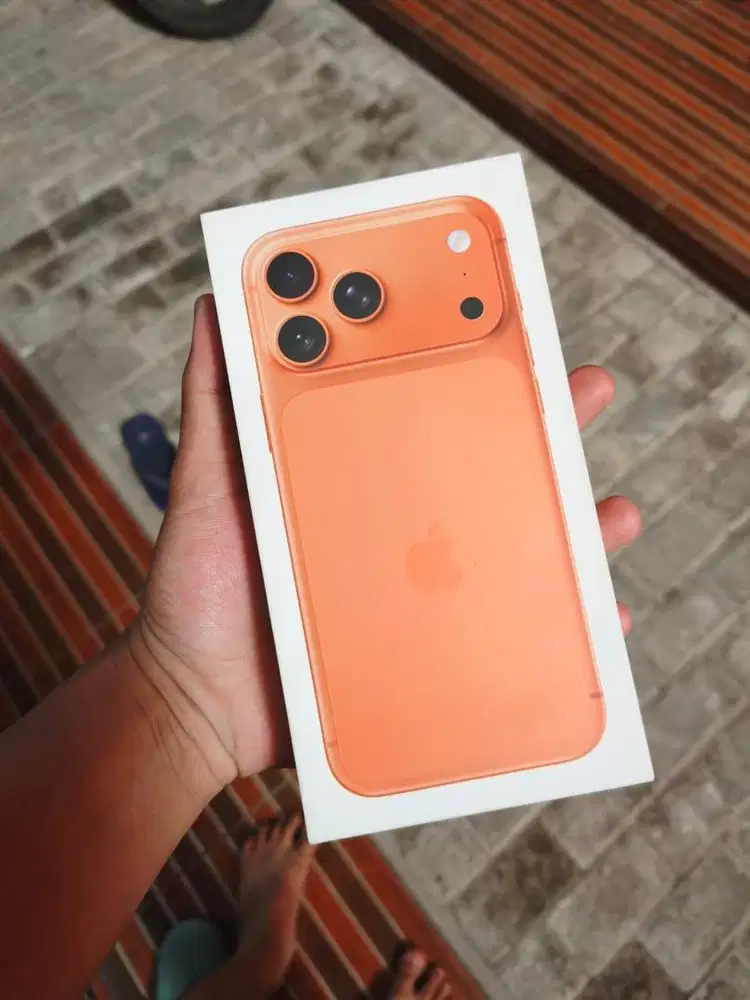 iphone 17 promax 256gb cosmic orange