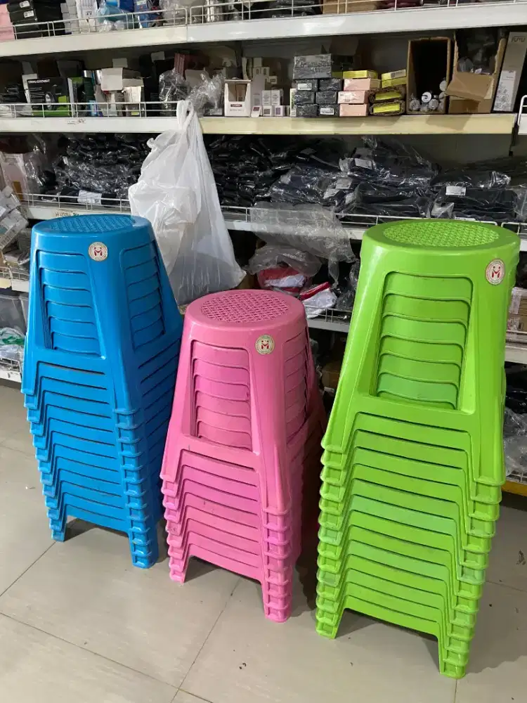 Kursi Plastik Maxima Bekas pakai 1 bulan saja, kondisi 90%