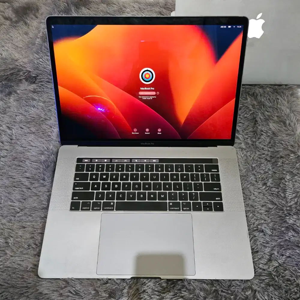 MacBook Pro 2017 15 inch i7 16/512 murah