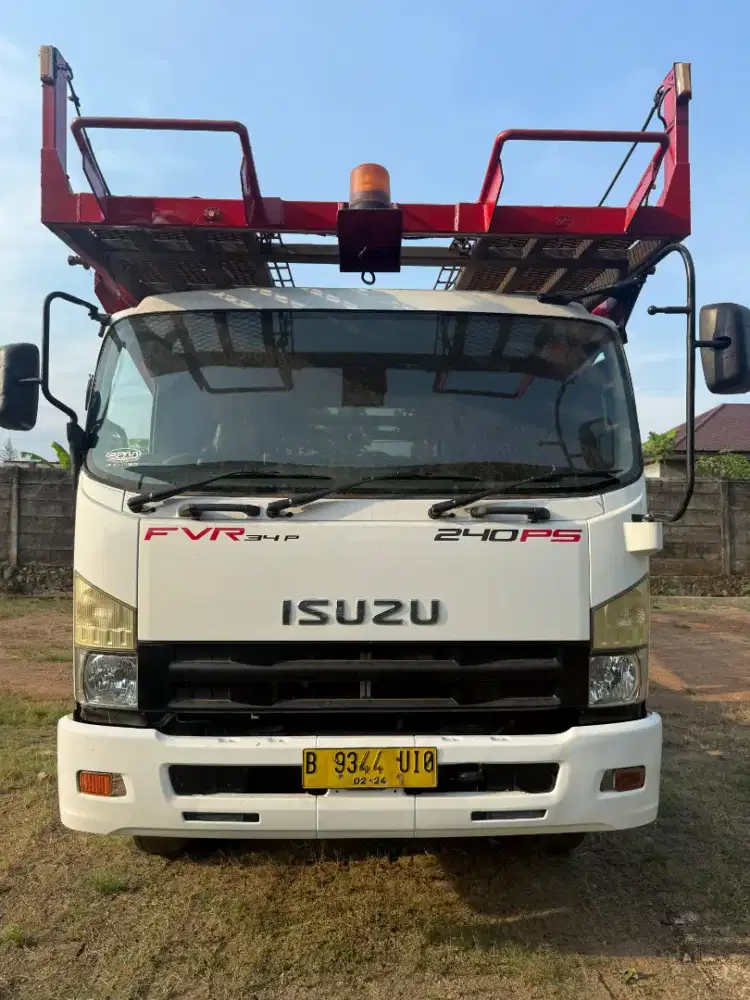 Truk Isuzu Giga Car Carrier FVR34P 240PS Th'13/14 Long Sasis Tgn 1