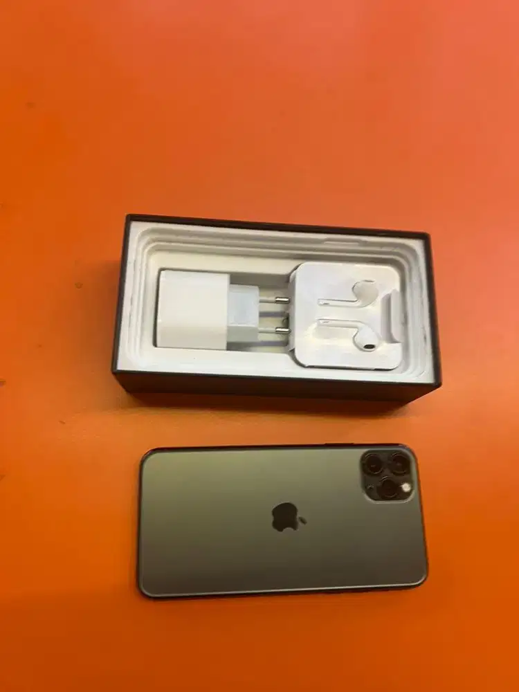 iphone 11 pro max 256gb benar benar terpancar baru