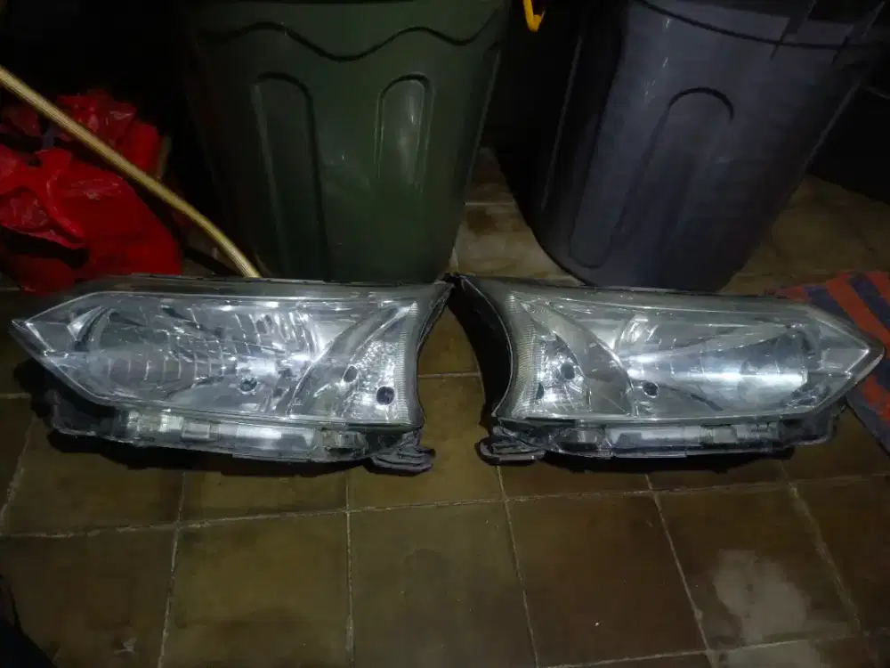 Jual Lampu depan Avanza 2018