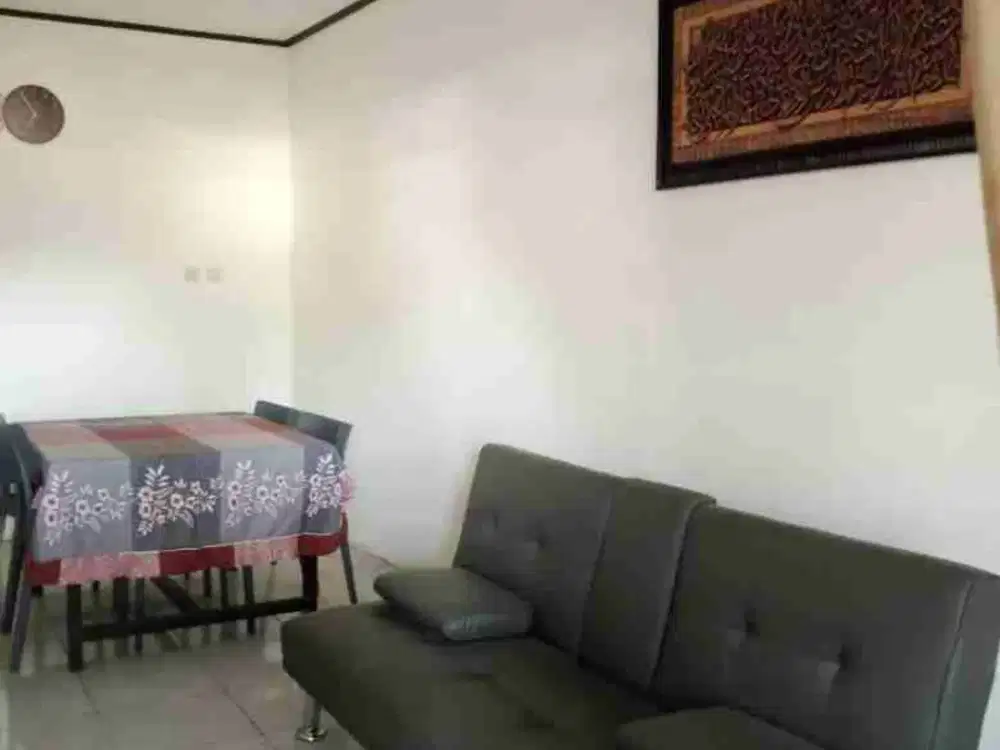 DISEWAKAN RUMAH PLUS PERABOT, BANYUMANIK SEMARANG