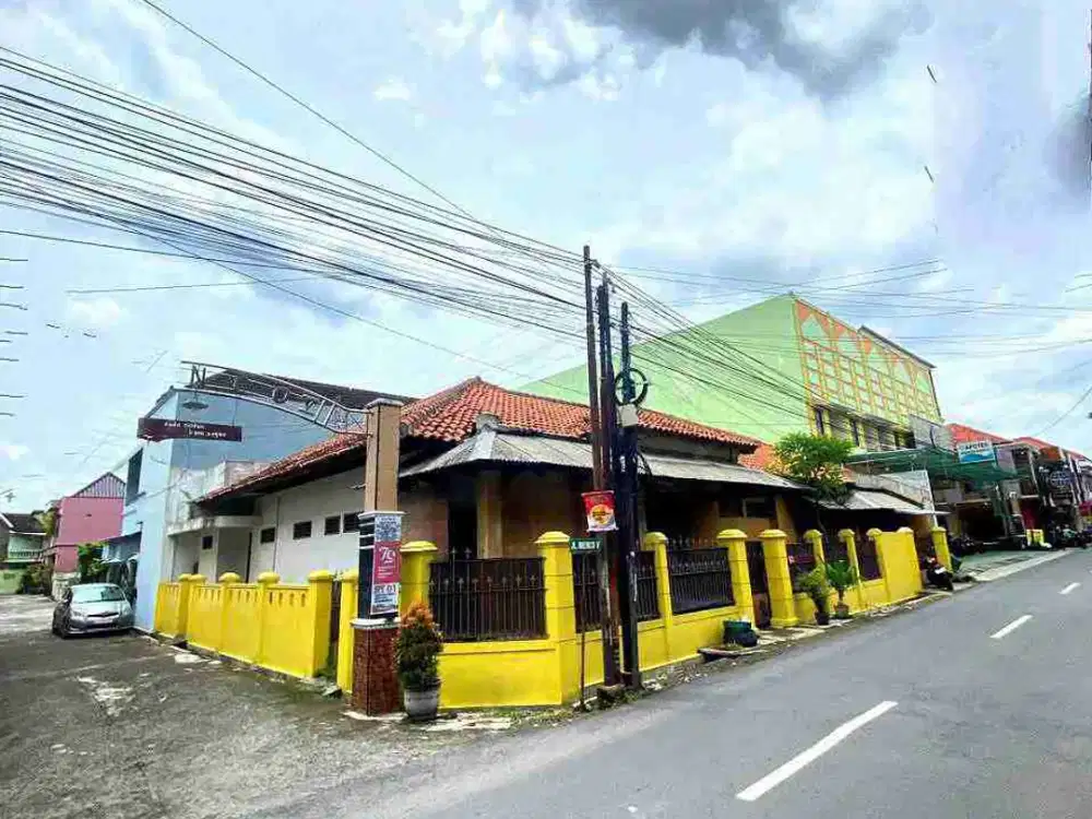 rumah 350 m2 hitung Tanah di pinggir jalan utama gonilan UMS