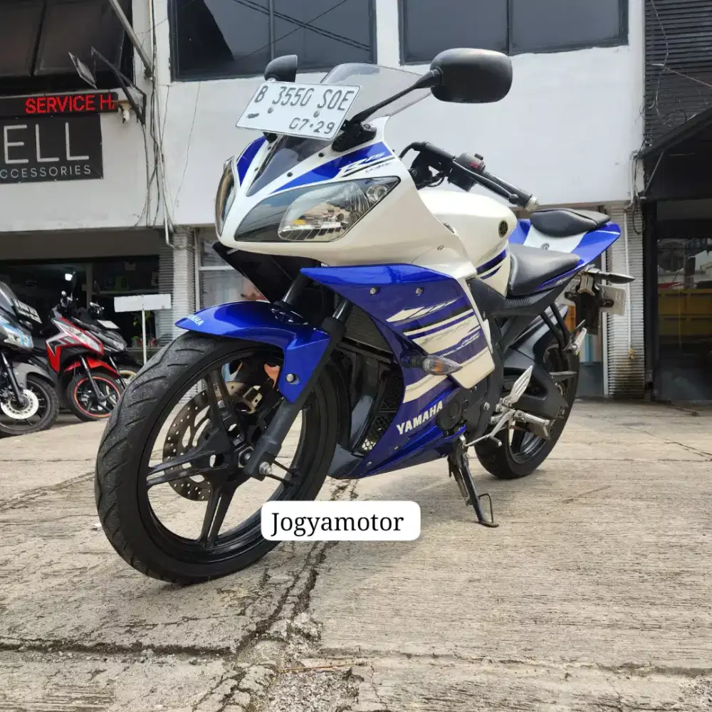 [03] Yamaha R15 2014 Kilometer low