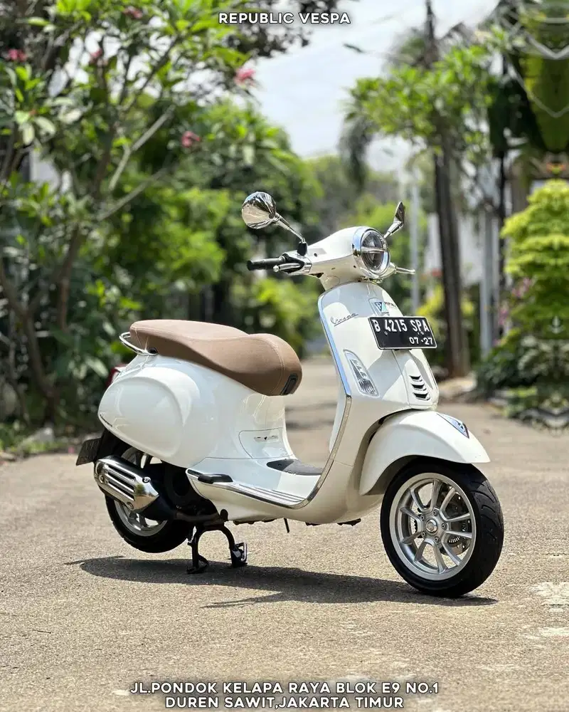 DIJUAL CEPAT PIAGGIO PRIMAVERA 150 IGET ABS Tahun 2022 WARNA PUTIH