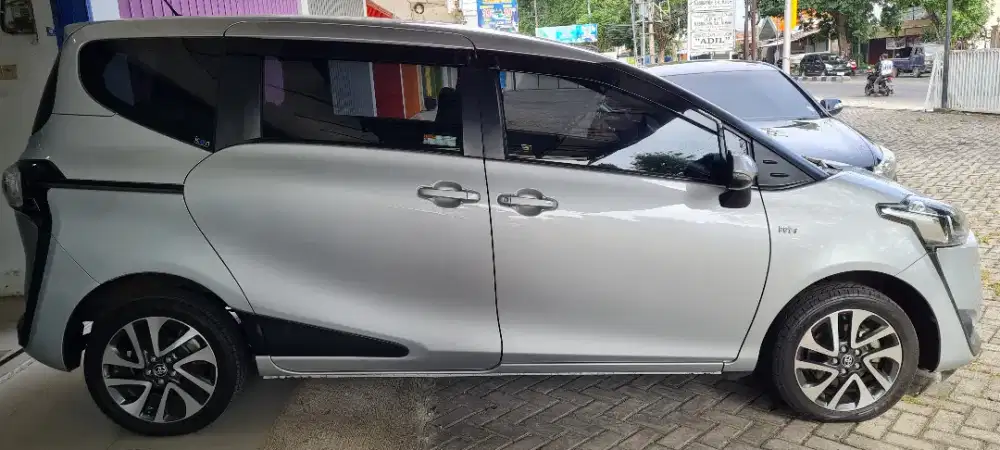 Toyota Sienta V Matic 2019