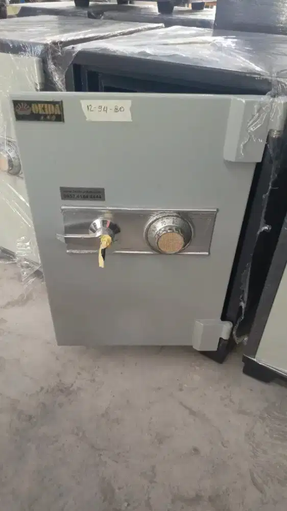 Brankas tinggi 50cm berat 50kg tempat dokumen, emas, perhiasan dll