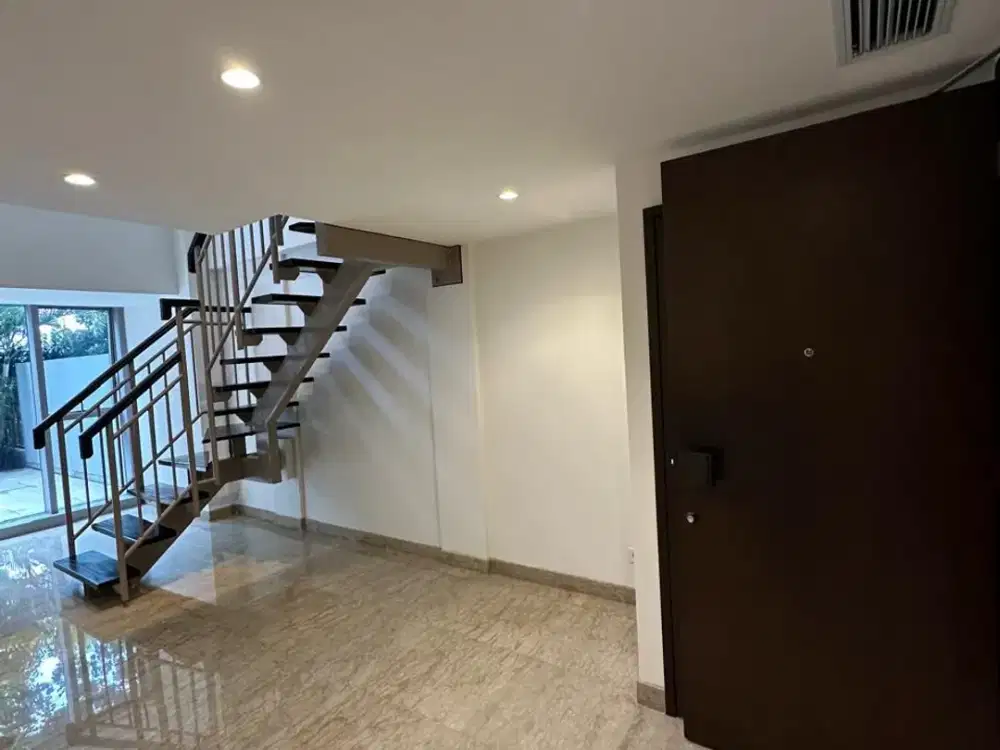 Rumah di dalam apartemen branz bsd unit terbatas 2 lantai hunian bagus