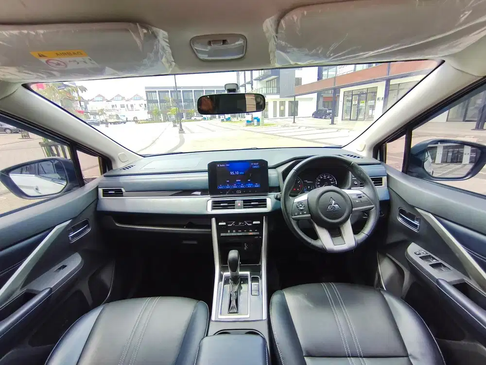 Xpander Cross Matic AT 2021/2022 Interior New Model