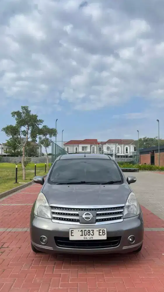 Jual cepat Mobil Nisan Livina 2010