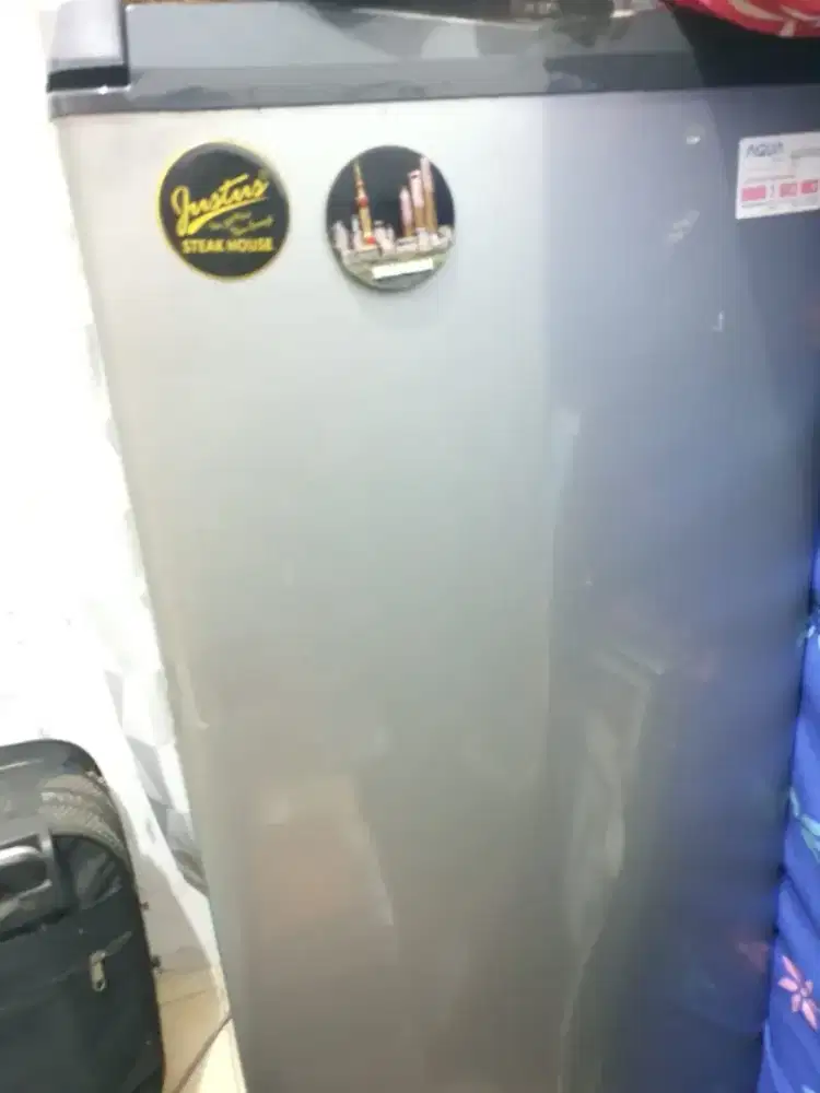 Kulkas Aquos pintu murmer