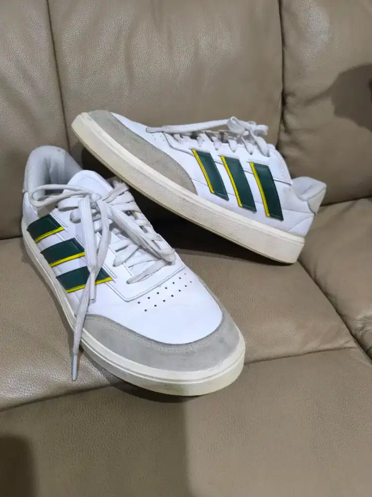 Sepatu tenis /padel masih mulus