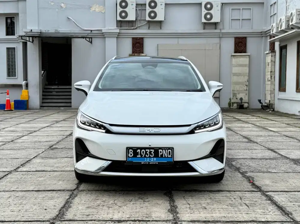 (km 5rb) BYD M6 Superior Captain seat. 2024. Putih. Perfect cond