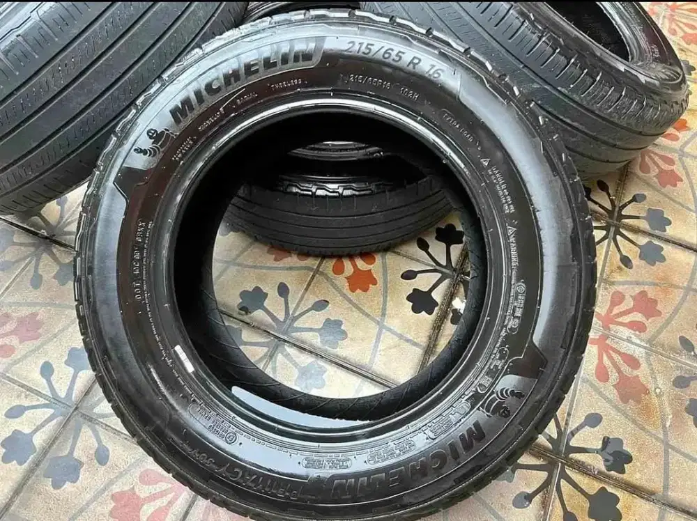 Ban Michelin Primacy SUV 215/65 R16