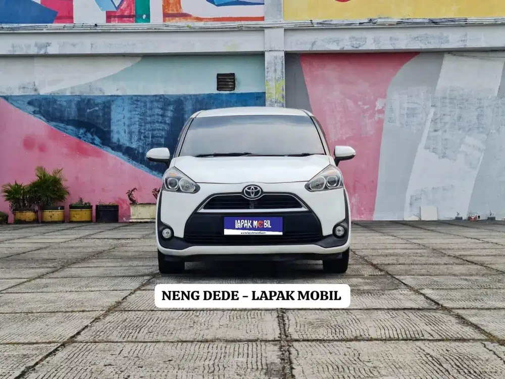 Toyota Sienta 1.5 V CVT 2017