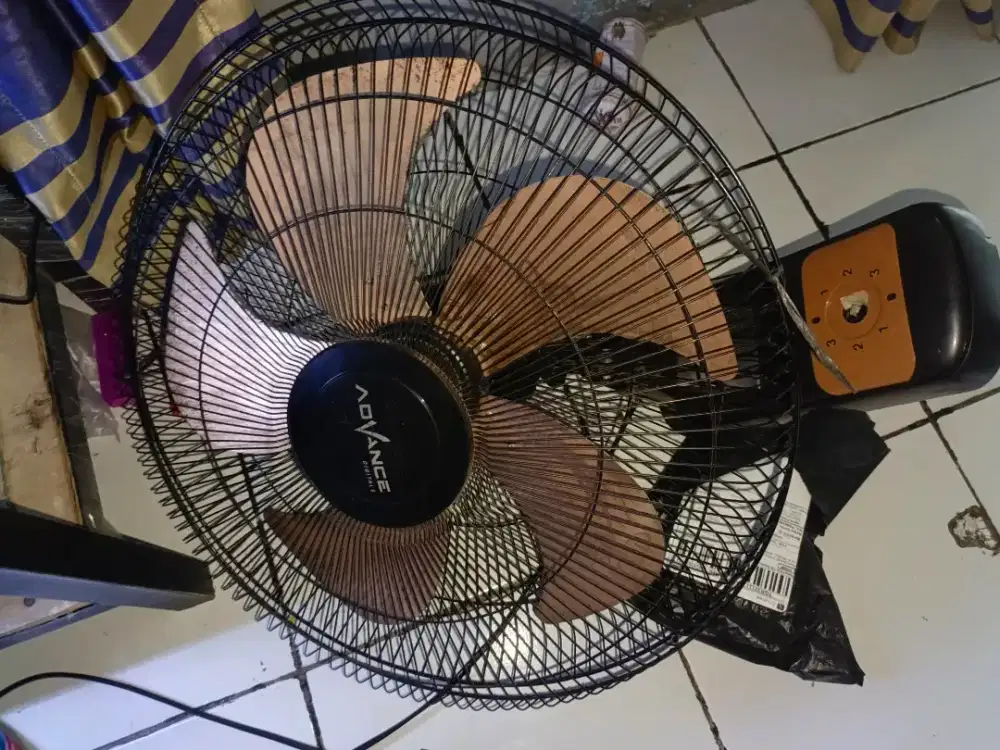 Kipas angin advance 18 inch/rusak