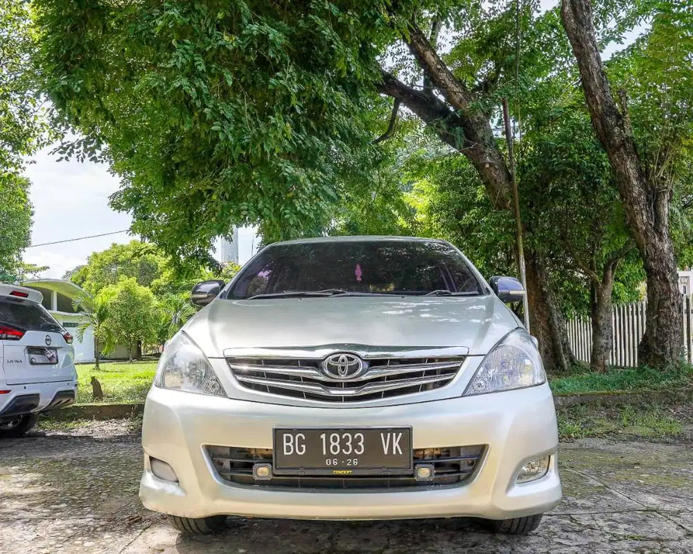 Toyota Innova 2011 2.5 DSL Automatic