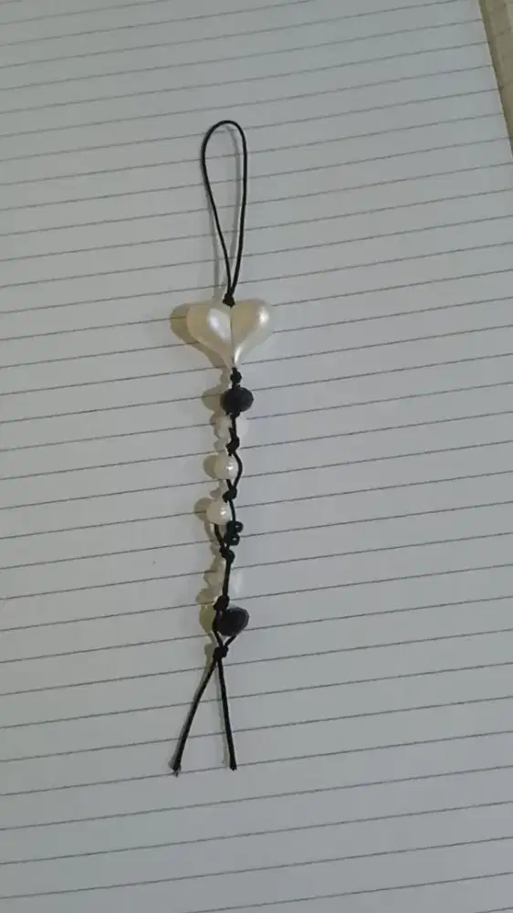 GANTUNGAN HANDPHONE YANG BISA MEMPERCANTIK CASING HP MU