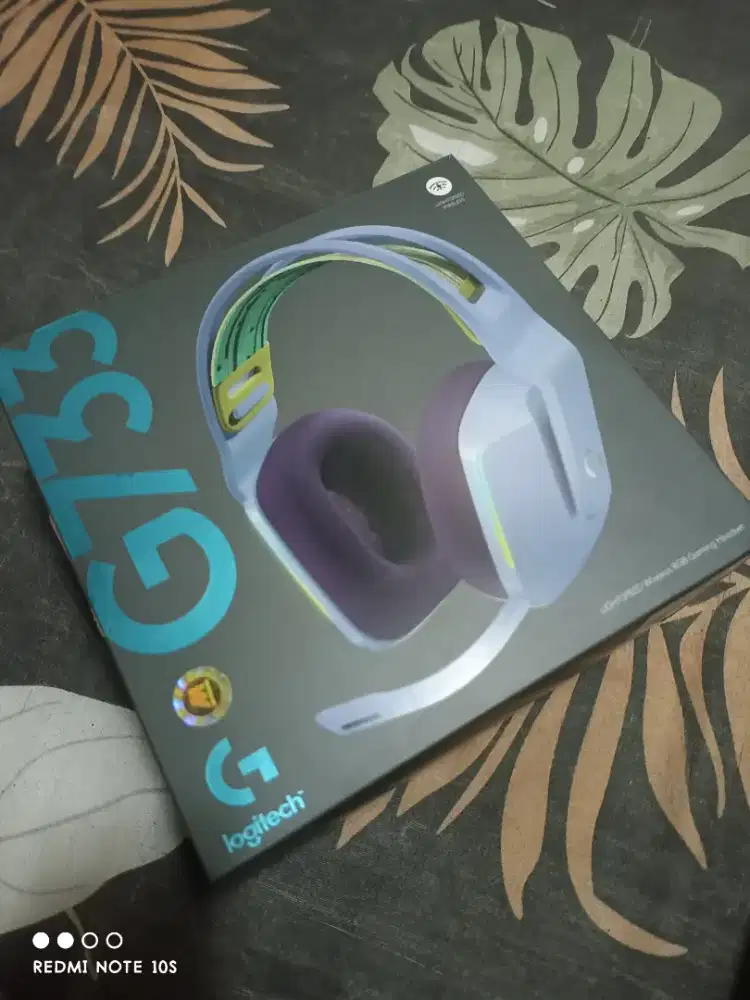 Logitech G733 Lightspeed purple Wireless RGB Gaming Headset