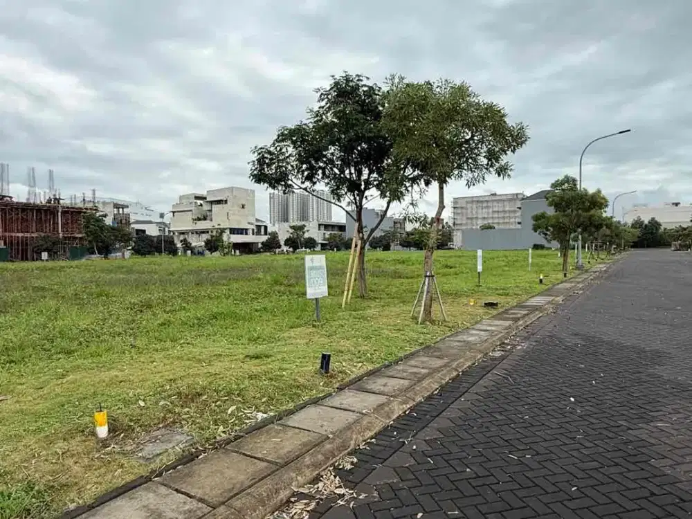 Tdk Wjb Bangun Kavling PIK 2 Bukit Danau Indah 300m2 (10x30)