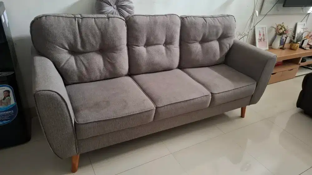 Sofa ruang tamu