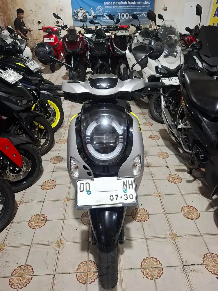 Honda Scoopy 110cc 2025 silver hitam