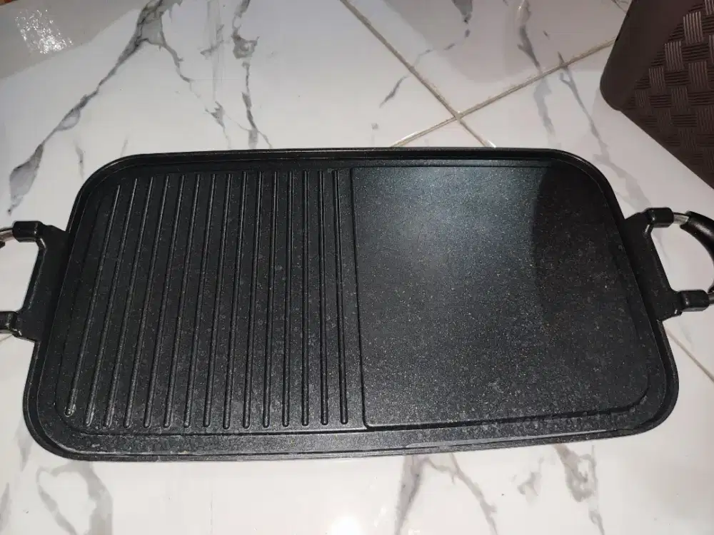 Wajan panggangan sate ayam atau ikan